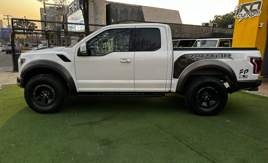 FORD F-150 RAPTOR