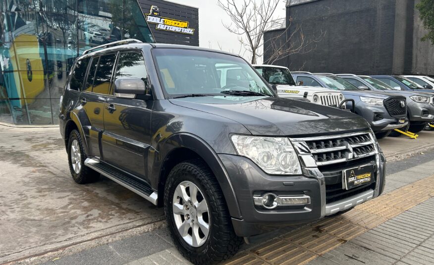 MITSUBISHI MONTERO 4X4 AT