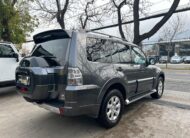 MITSUBISHI MONTERO 4X4 AT