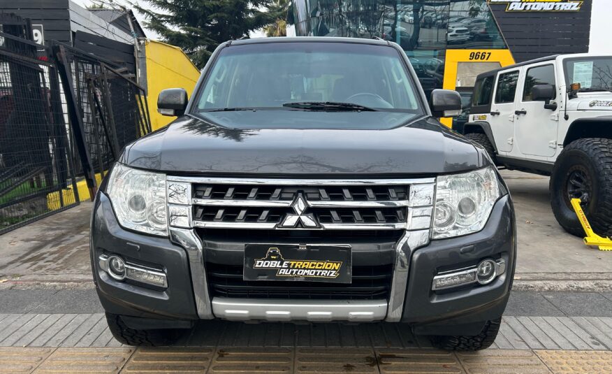 MITSUBISHI MONTERO 4X4 AT