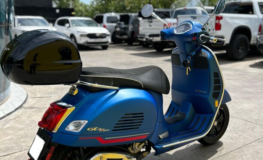 VESPA GTS 300 SUPER