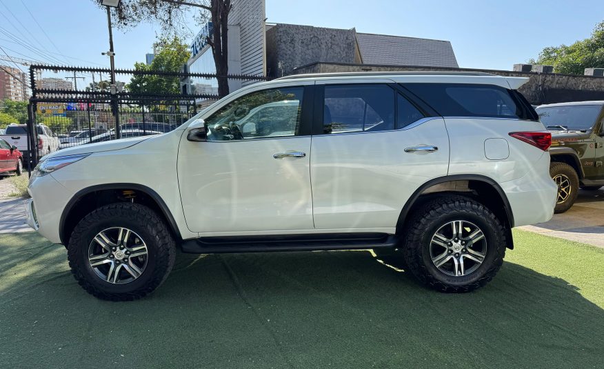 TOYOTA FORTUNER SRV