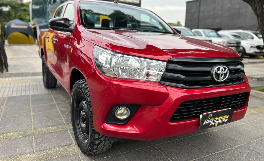 TOYOTA 	HILUX D CAB DX 4X4 2.4🚜