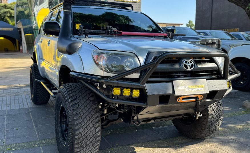 TOYOTA 4 RUNNER